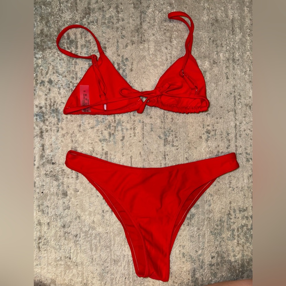 Basic Triangle top & bottoms - Picture 2 of 4